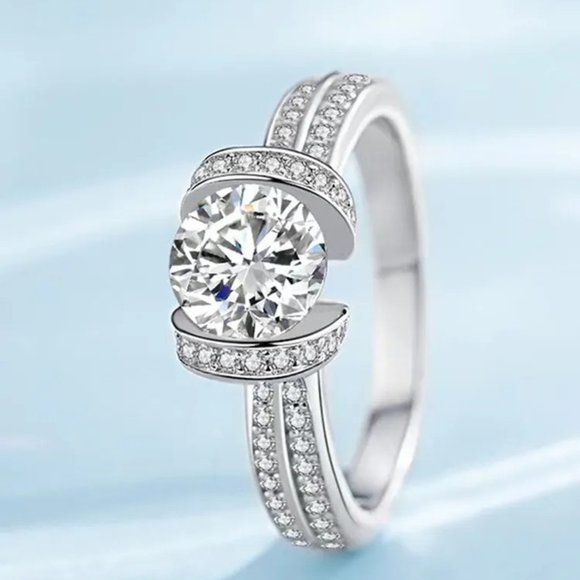 Gorgeous Designer Bullhead 1.00ctw GRA Certified Moissanite Engagement Ring - Picture 2 of 5